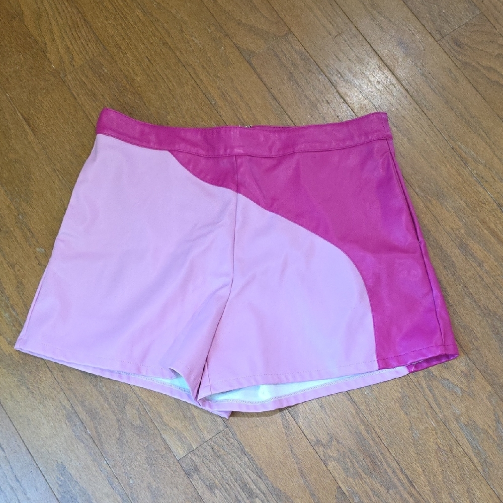 Le Lis Pink and White Collection Shorts